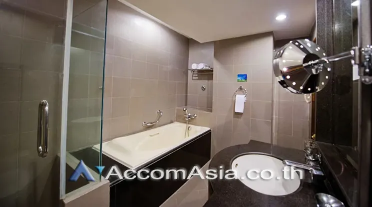 unit 2 Bedrooms  Condominium For Rent in Sukhumvit, Bangkok  near BTS Phrom Phong (AA22106)