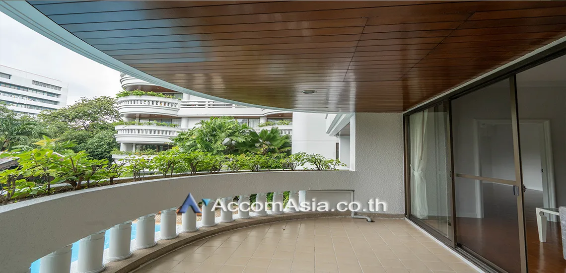 unit 4 Bedrooms  Apartment For Rent in Sathorn, Bangkok  near BTS Chong Nonsi (10320)