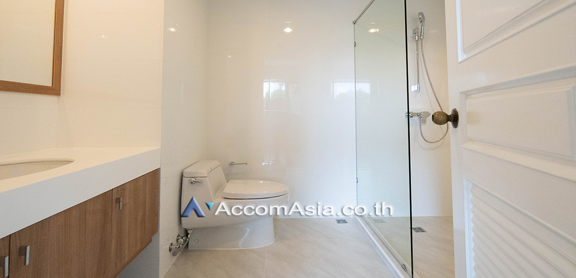 10  4 br Apartment For Rent in Sathorn ,Bangkok BTS Chong Nonsi at Kid Friendly Place Short Walk to Nang Linchi Road 10320