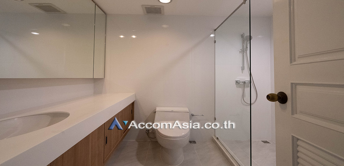 11  4 br Apartment For Rent in Sathorn ,Bangkok BTS Chong Nonsi at Kid Friendly Place Short Walk to Nang Linchi Road 10320