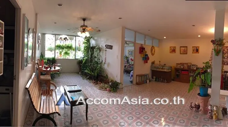 unit Shophouse For Sale in Sukhumvit, Bangkok  near BTS Thong Lo (AA22275)