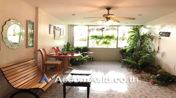 unit Shophouse For Sale in Sukhumvit, Bangkok  near BTS Thong Lo (AA22275)