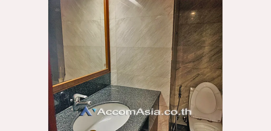 unit 1 Bedroom  Condominium For Sale in Sukhumvit, Bangkok  near MRT Sukhumvit - BTS Asok (AA22301)