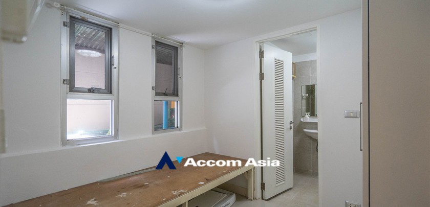 9  3 br Townhouse for rent and sale in Sathorn ,Bangkok BTS Chong Nonsi - MRT Khlong Toei at The Loft 110316