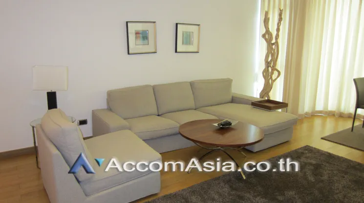 unit 2 Bedrooms  Condominium For Rent in Phaholyothin, Bangkok  near BTS Ari (AA22461)