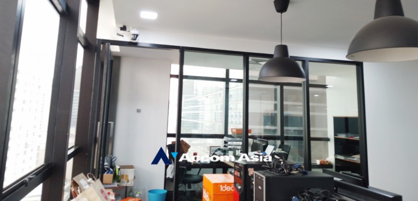  1  Office Space For Sale in Silom ,Bangkok BTS Chong Nonsi at ITF Tower AA22523