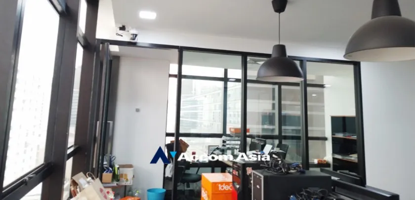 unit Office space For Sale in Silom, Bangkok  near BTS Chong Nonsi (AA22523)