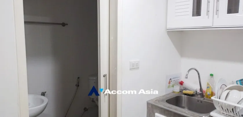 6  Office Space For Sale in Silom ,Bangkok BTS Chong Nonsi at ITF Tower AA22523