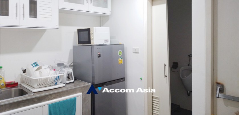 5  Office Space For Sale in Silom ,Bangkok BTS Chong Nonsi at ITF Tower AA22523