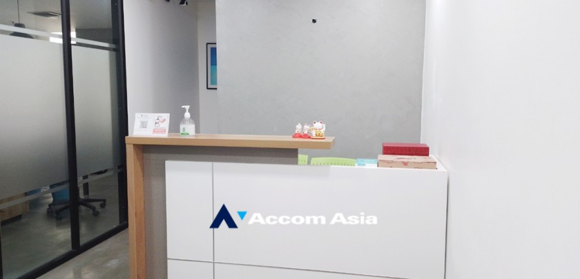  1  Office Space For Sale in Silom ,Bangkok BTS Chong Nonsi at ITF Tower AA22523