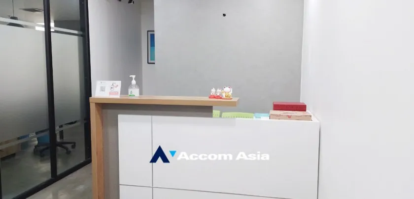  1  Office Space For Sale in Silom ,Bangkok BTS Chong Nonsi at ITF Tower AA22523