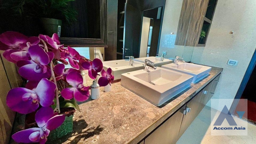 13  4 br Apartment For Rent in Ploenchit ,Bangkok BTS Ploenchit at Elegance and Traditional Luxury AA22596
