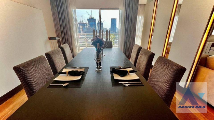 6  4 br Apartment For Rent in Ploenchit ,Bangkok BTS Ploenchit at Elegance and Traditional Luxury AA22596