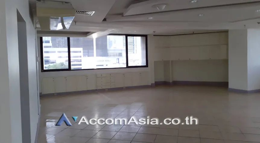 1  Office Space For Rent in Silom ,Bangkok BTS Sala Daeng - MRT Silom at Charn Issara Tower 1 AA22644