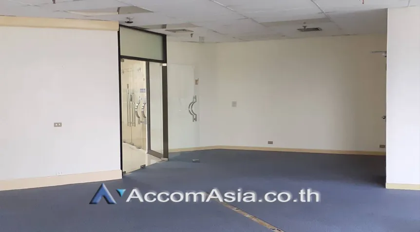 office space for sale in Silom at Charn Issara Tower 1, Bangkok Code AA22645