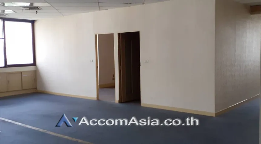 office space for sale in Silom at Charn Issara Tower 1, Bangkok Code AA22645