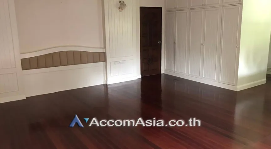  1  4 br House for rent and sale in Pattanakarn ,Bangkok BTS On Nut at Panya Pattanakarn Village AA22693