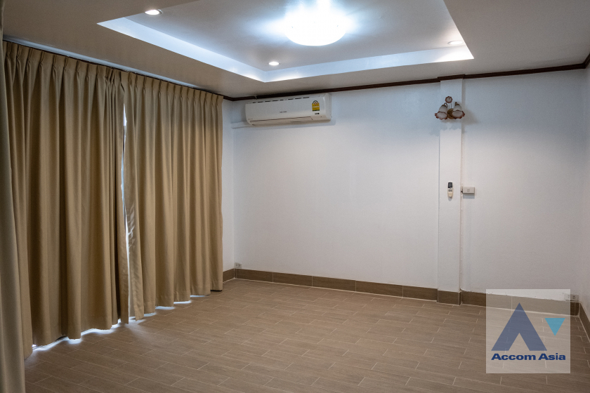 8  3 br Townhouse For Rent in Sukhumvit ,Bangkok BTS Phra khanong AA22720