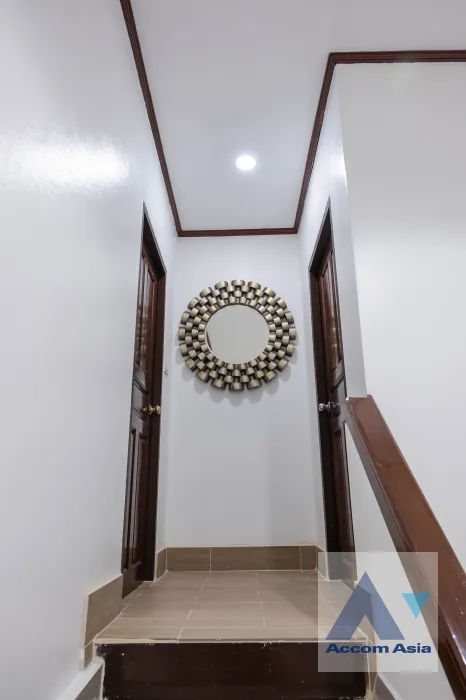 12  3 br Townhouse For Rent in Sukhumvit ,Bangkok BTS Phra khanong AA22720