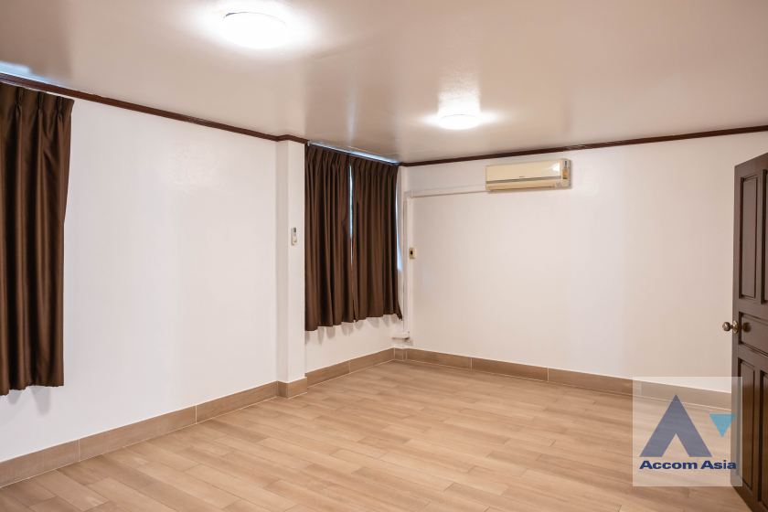 11  3 br Townhouse For Rent in Sukhumvit ,Bangkok BTS Phra khanong AA22720