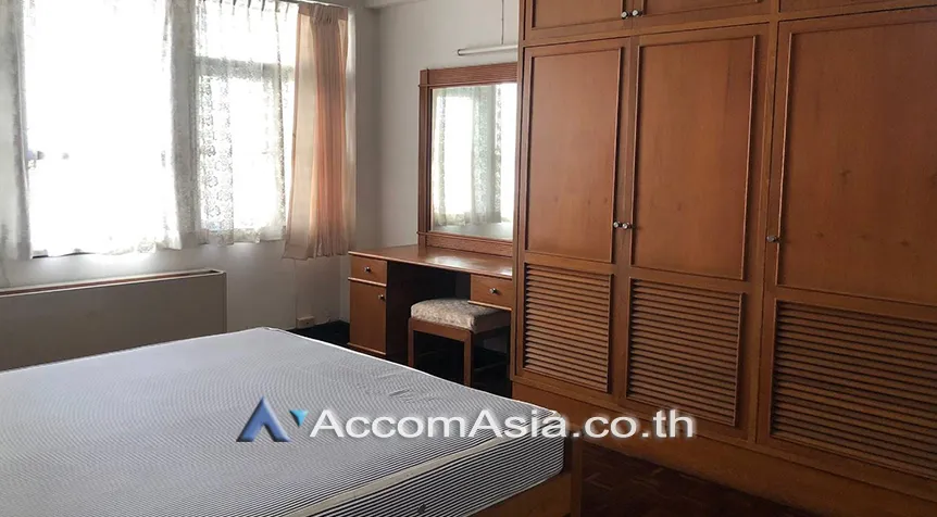 unit 3 Bedrooms  Apartment For Rent in Sukhumvit, Bangkok  near BTS Phrom Phong (AA22728)