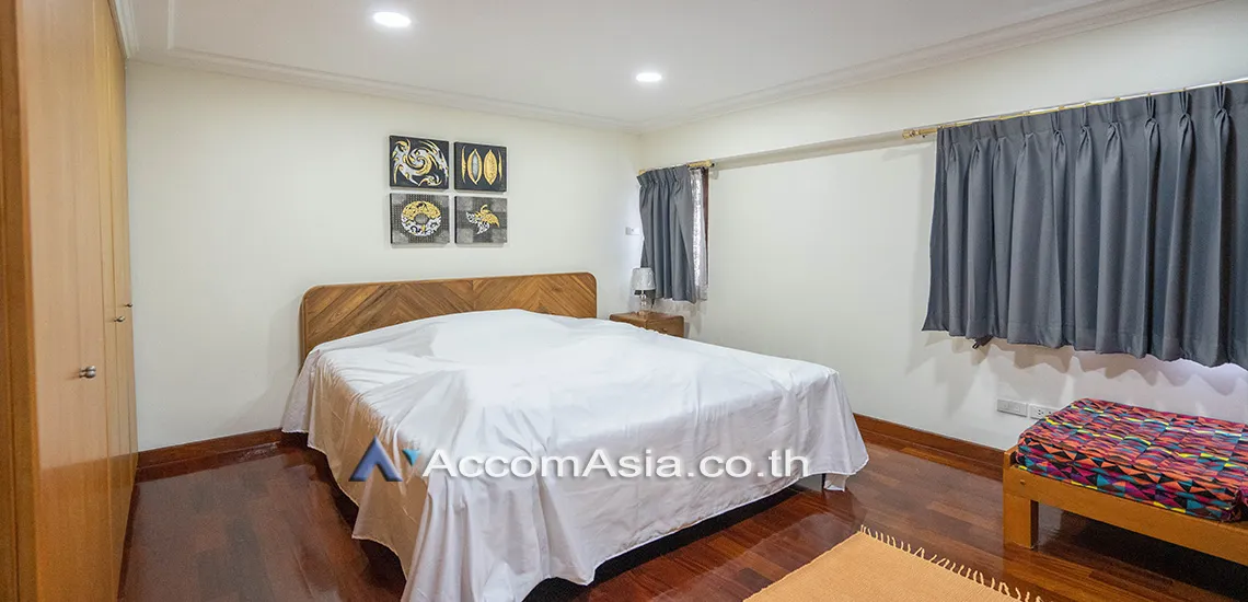 unitHome Office |  3 Bedrooms  Townhouse For Rent in Sukhumvit, Bangkok  near BTS Nana (AA22772)