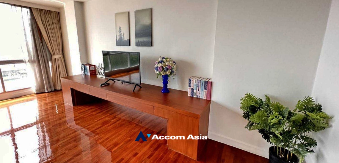 unitPet friendly |  3 Bedrooms  Apartment For Rent & Sale in Silom, Bangkok  near BTS Surasak (13601)