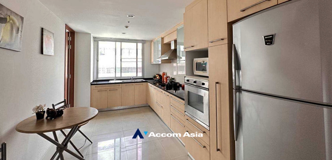 6  3 br Apartment for rent and sale in Silom ,Bangkok BTS Surasak at High-end Low Rise  13601