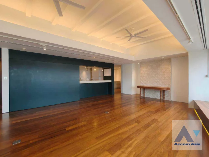 Pet friendly |  Premier Condominium Condominium  3 Bedroom for Rent BTS Phrom Phong in Sukhumvit Bangkok