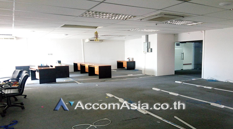 1  Office Space For Rent in Ratchadaphisek ,Bangkok MRT Rama 9 at Chamnan Phenjati Business Center AA23002