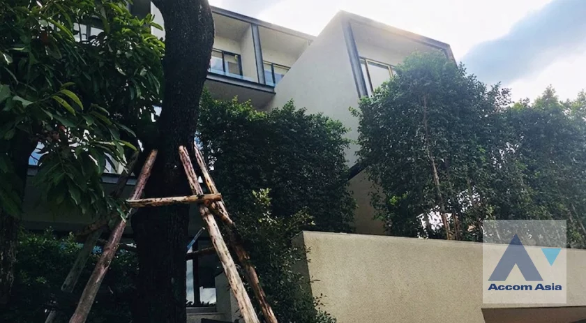 unitPrivate Swimming Pool, Pet friendly |  4 Bedrooms  House For Rent in Sukhumvit, Bangkok  near BTS Ekkamai (AA23065)
