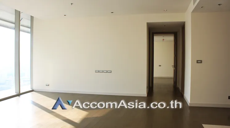 unit 2 Bedrooms  Condominium For Rent & Sale in Ploenchit, Bangkok  near BTS Ratchadamri (AA23119)