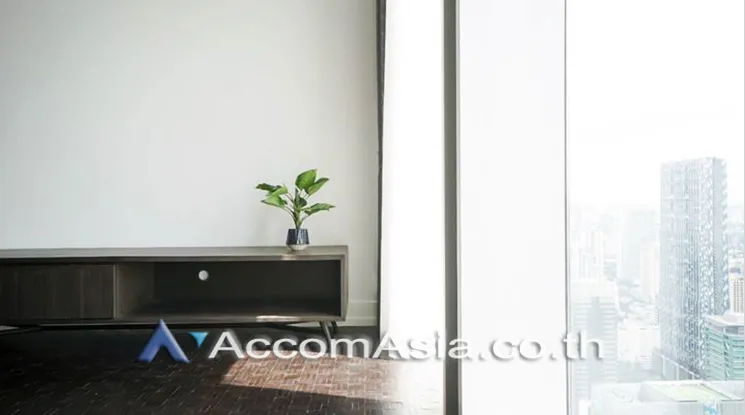 unit 2 Bedrooms  Condominium For Sale in Silom, Bangkok  near BTS Chong Nonsi (AA23126)