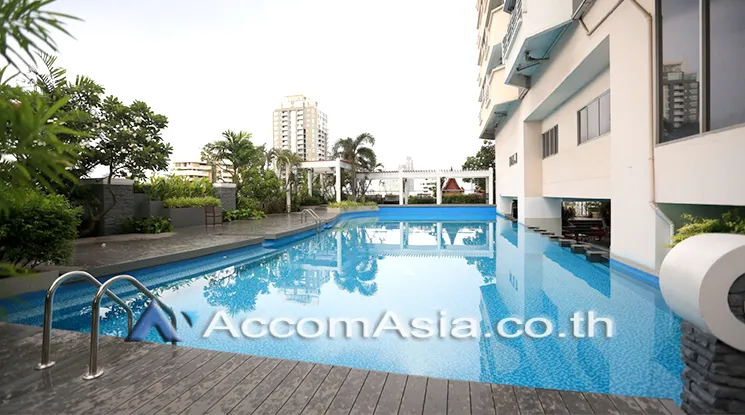 unit 3 Bedrooms  Condominium For Rent in Sukhumvit, Bangkok  near BTS Phrom Phong (AA23137)