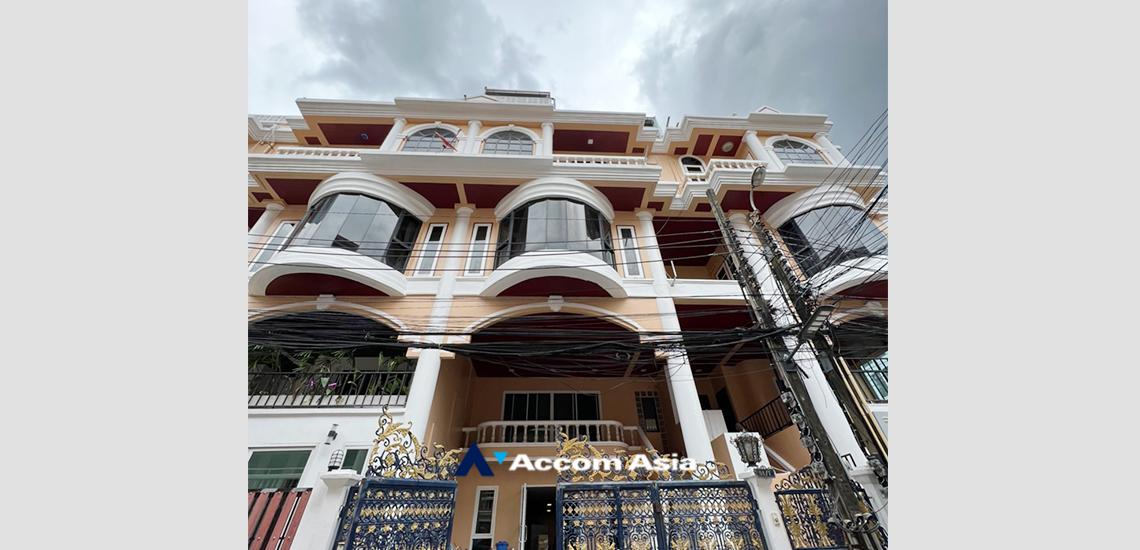  1  5 br Townhouse For Rent in Sukhumvit ,Bangkok BTS Thong Lo at Thonglo Classic Home AA23233