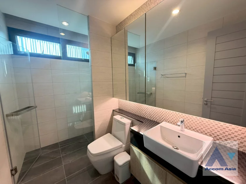 38  4 br House For Rent in Sukhumvit ,Bangkok BTS Phrom Phong AA23289