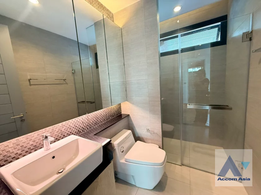 39  4 br House For Rent in Sukhumvit ,Bangkok BTS Phrom Phong AA23289
