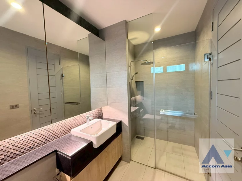36  4 br House For Rent in Sukhumvit ,Bangkok BTS Phrom Phong AA23289
