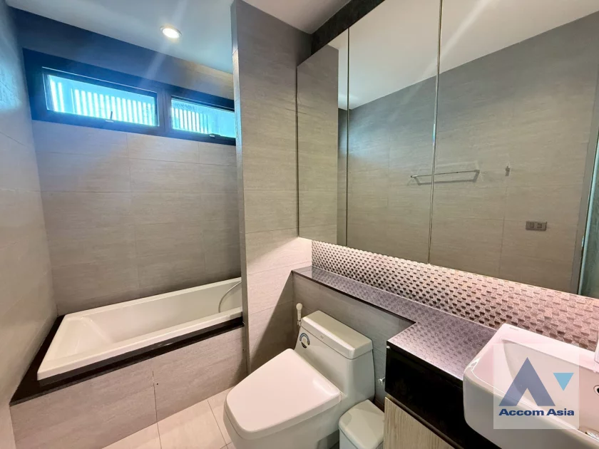35  4 br House For Rent in Sukhumvit ,Bangkok BTS Phrom Phong AA23289
