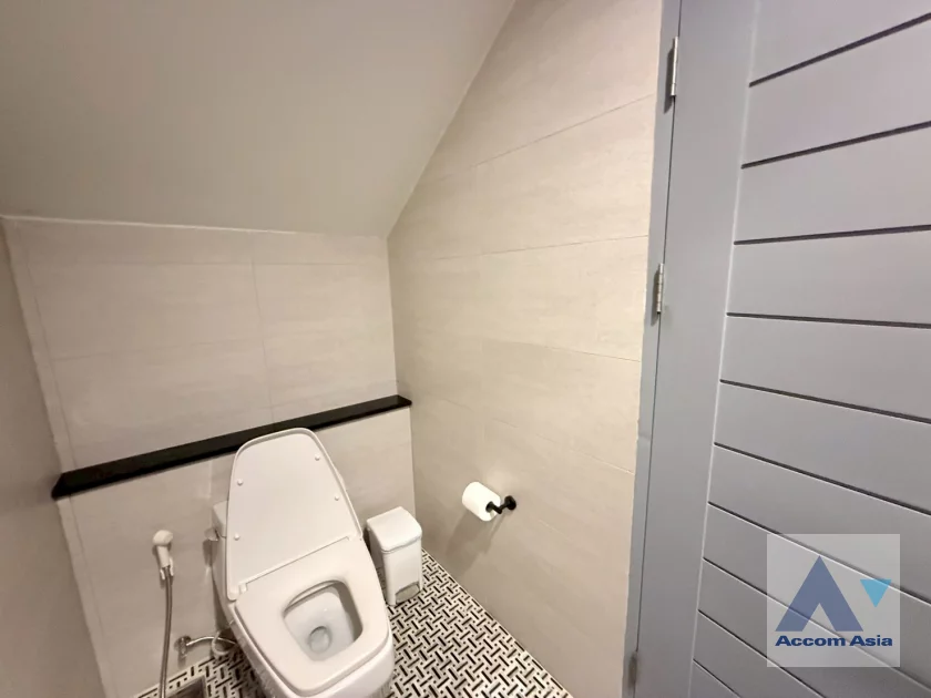 41  4 br House For Rent in Sukhumvit ,Bangkok BTS Phrom Phong AA23289