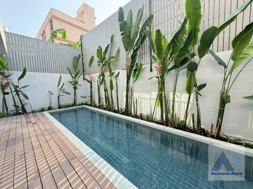 43  4 br House For Rent in Sukhumvit ,Bangkok BTS Phrom Phong AA23289