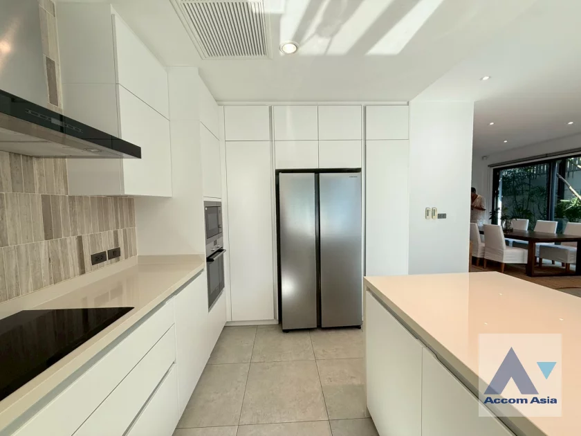 10  4 br House For Rent in Sukhumvit ,Bangkok BTS Phrom Phong AA23289