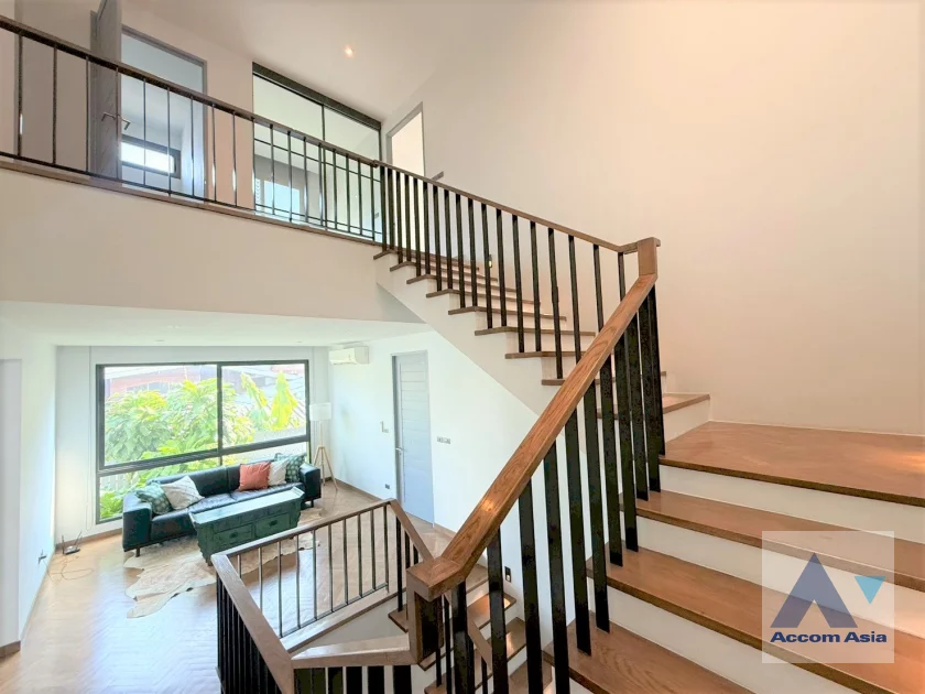  1  4 br House For Rent in Sukhumvit ,Bangkok BTS Phrom Phong AA23289