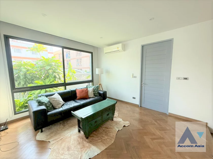 13  4 br House For Rent in Sukhumvit ,Bangkok BTS Phrom Phong AA23289