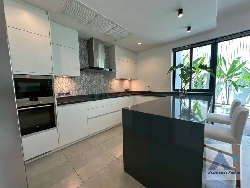 4  4 br House for rent and sale in Sukhumvit ,Bangkok BTS Phrom Phong AA23292
