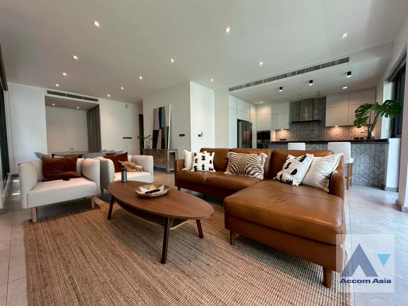  2  4 br House for rent and sale in Sukhumvit ,Bangkok BTS Phrom Phong AA23292