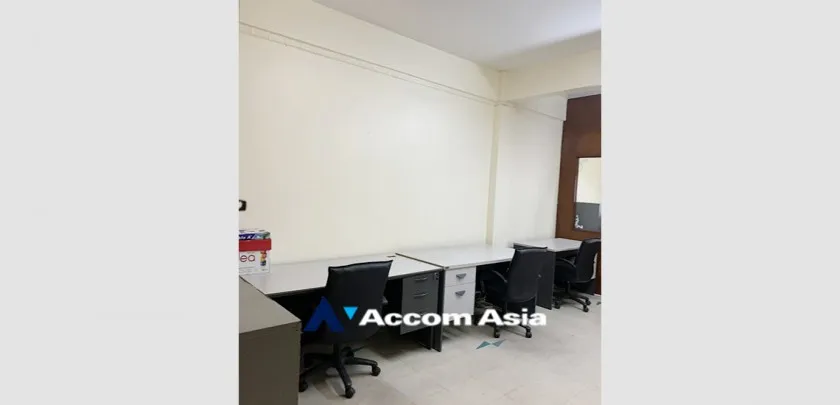 unit Shophouse For Rent in Sukhumvit, Bangkok  near BTS Phra khanong (AA23338)