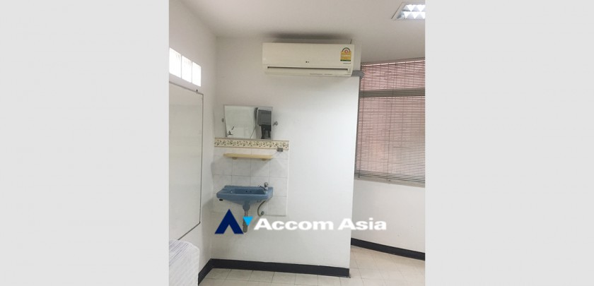 8  Shophouse For Rent in Sukhumvit ,Bangkok BTS Phra khanong AA23338