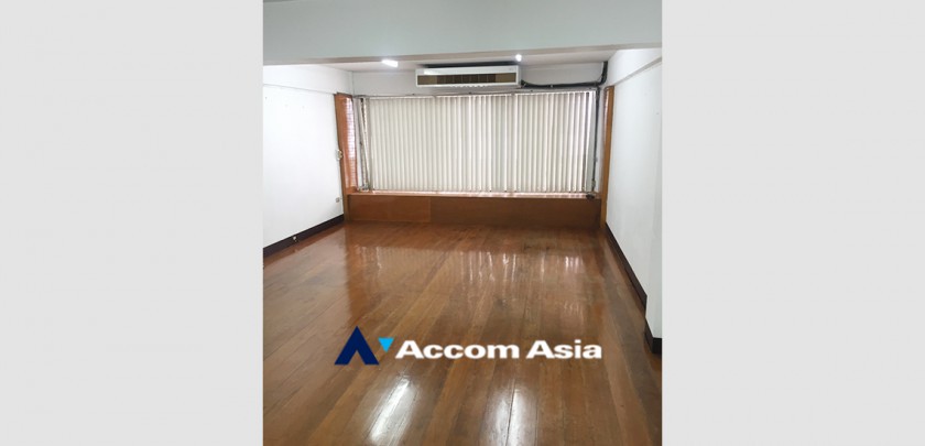  2  Shophouse For Rent in Sukhumvit ,Bangkok BTS Phra khanong AA23338
