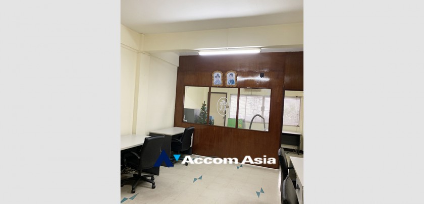  1  Shophouse For Rent in Sukhumvit ,Bangkok BTS Phra khanong AA23338